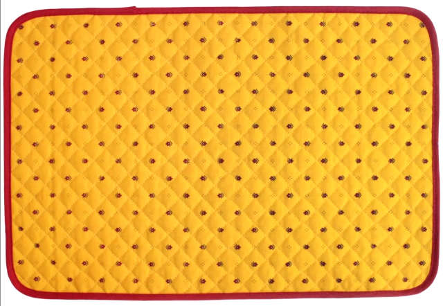 Provence quilted Placemat (Calissons. yellow x red)